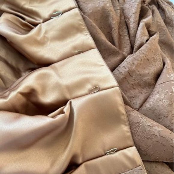 Drapery panels - Picture 4 of 5